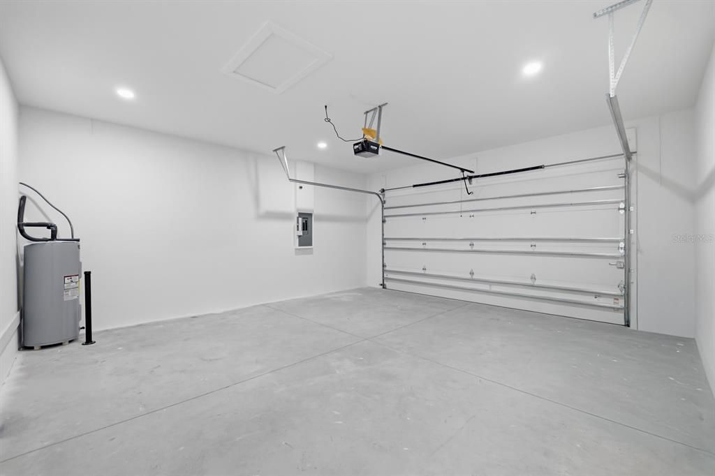 For Sale: $398,500 (3 beds, 2 baths, 1551.11 Square Feet)