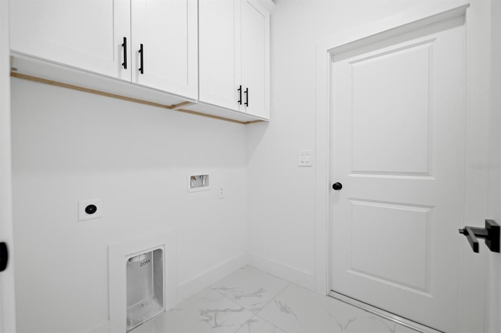 For Sale: $398,500 (3 beds, 2 baths, 1551.11 Square Feet)