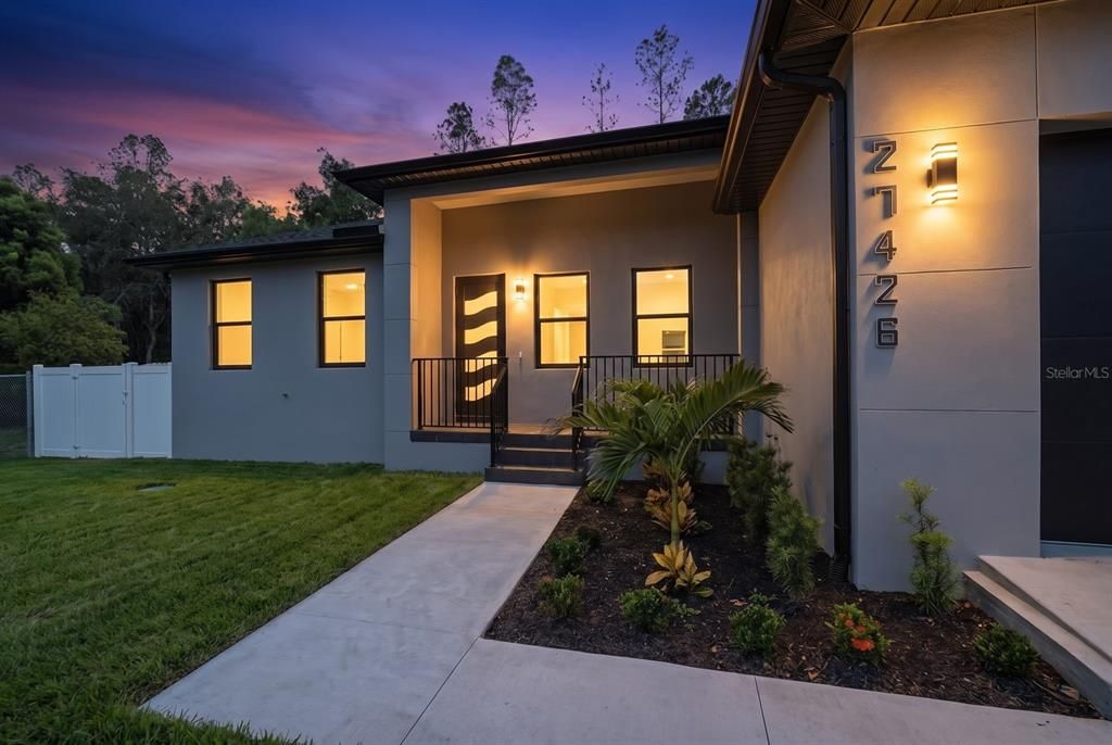 For Sale: $398,500 (3 beds, 2 baths, 1551.11 Square Feet)