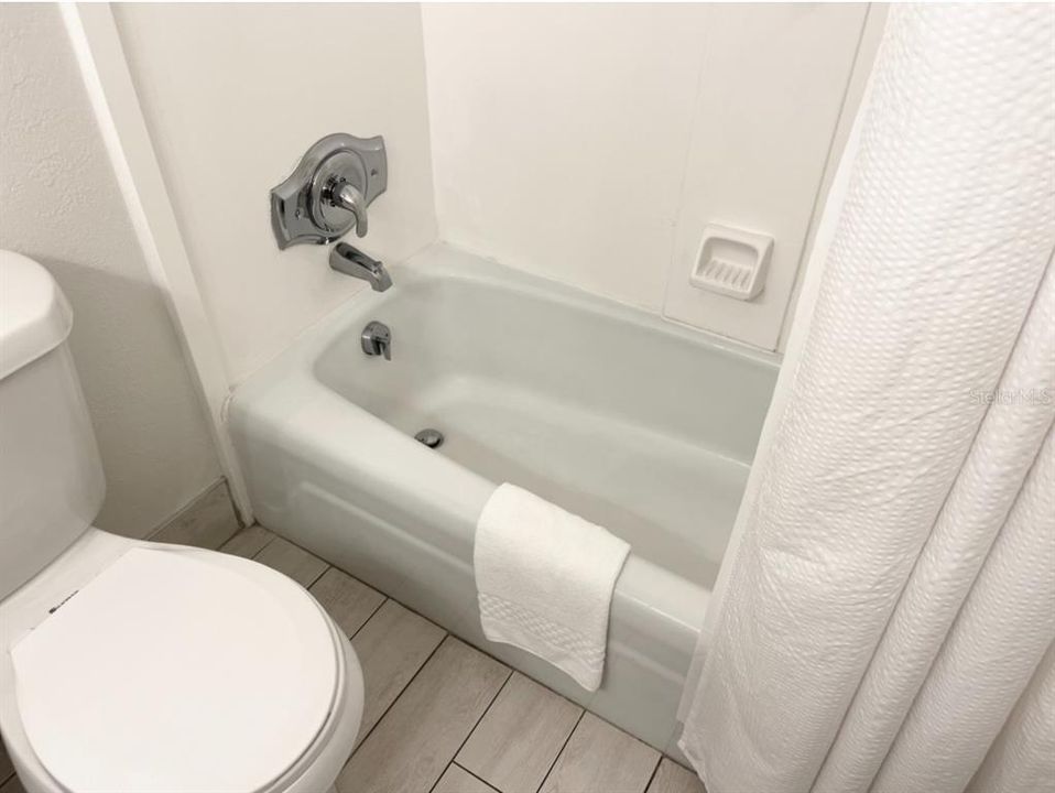 For Sale: $89,900 (1 beds, 1 baths, 312 Square Feet)