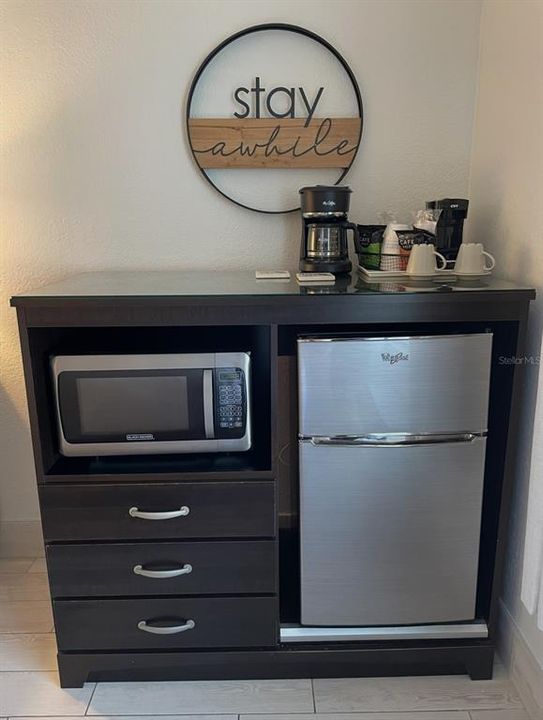 For Sale: $89,900 (1 beds, 1 baths, 312 Square Feet)
