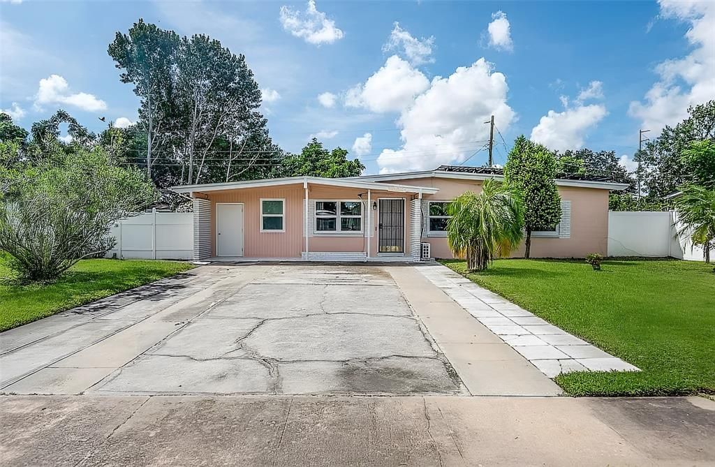 For Sale: $325,000 (4 beds, 2 baths, 1114 Square Feet)