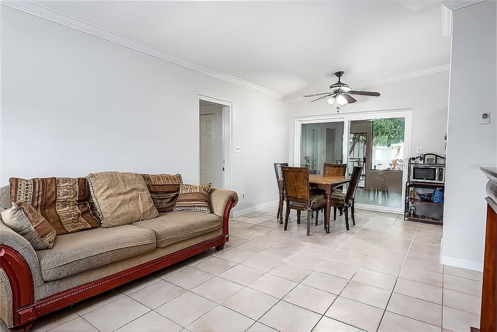 For Sale: $325,000 (4 beds, 2 baths, 1114 Square Feet)