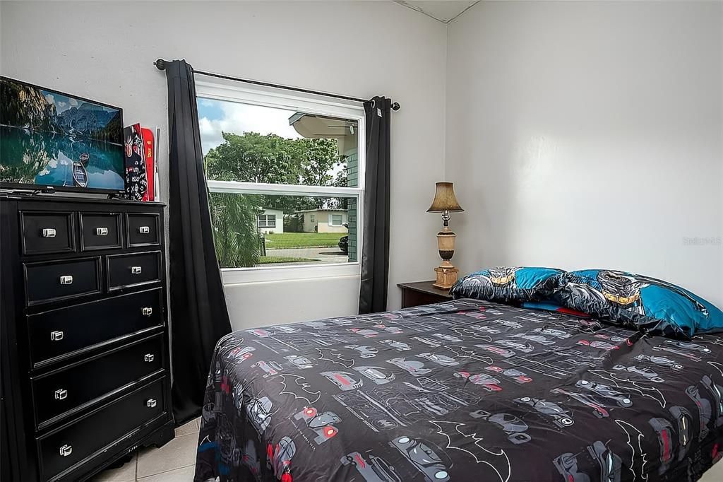 For Sale: $325,000 (4 beds, 2 baths, 1114 Square Feet)