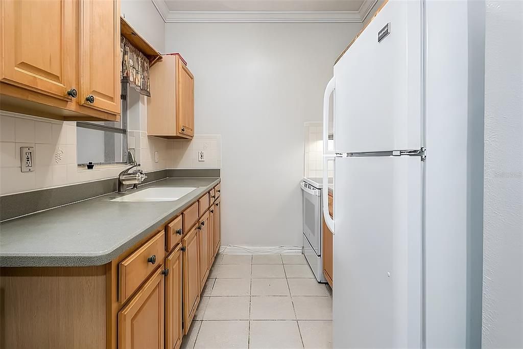 For Sale: $325,000 (4 beds, 2 baths, 1114 Square Feet)