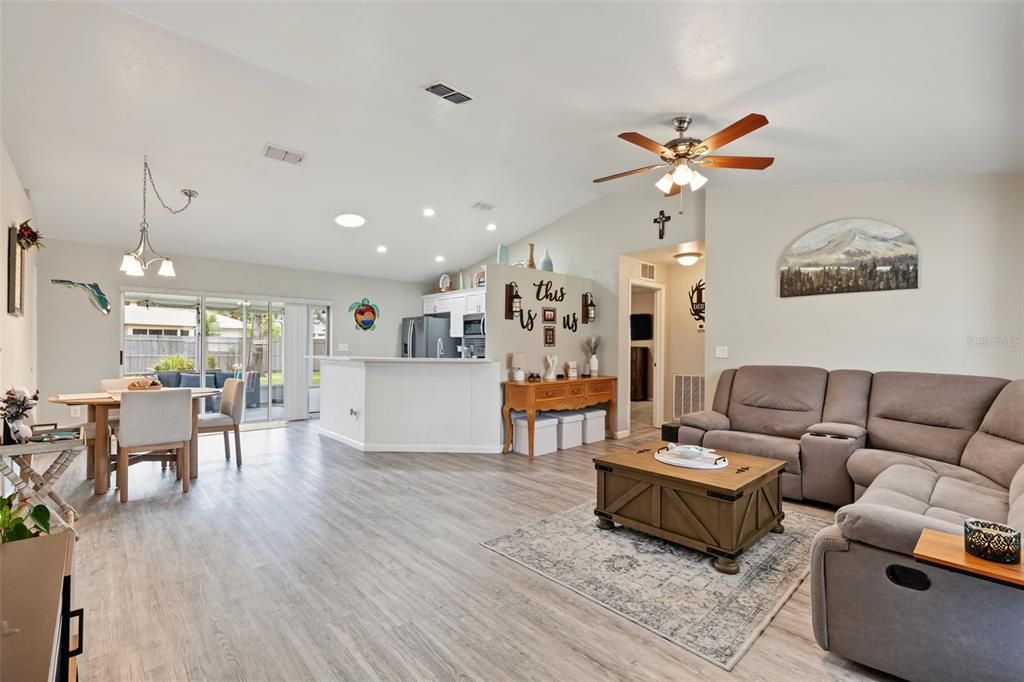 For Sale: $294,000 (3 beds, 2 baths, 1235 Square Feet)