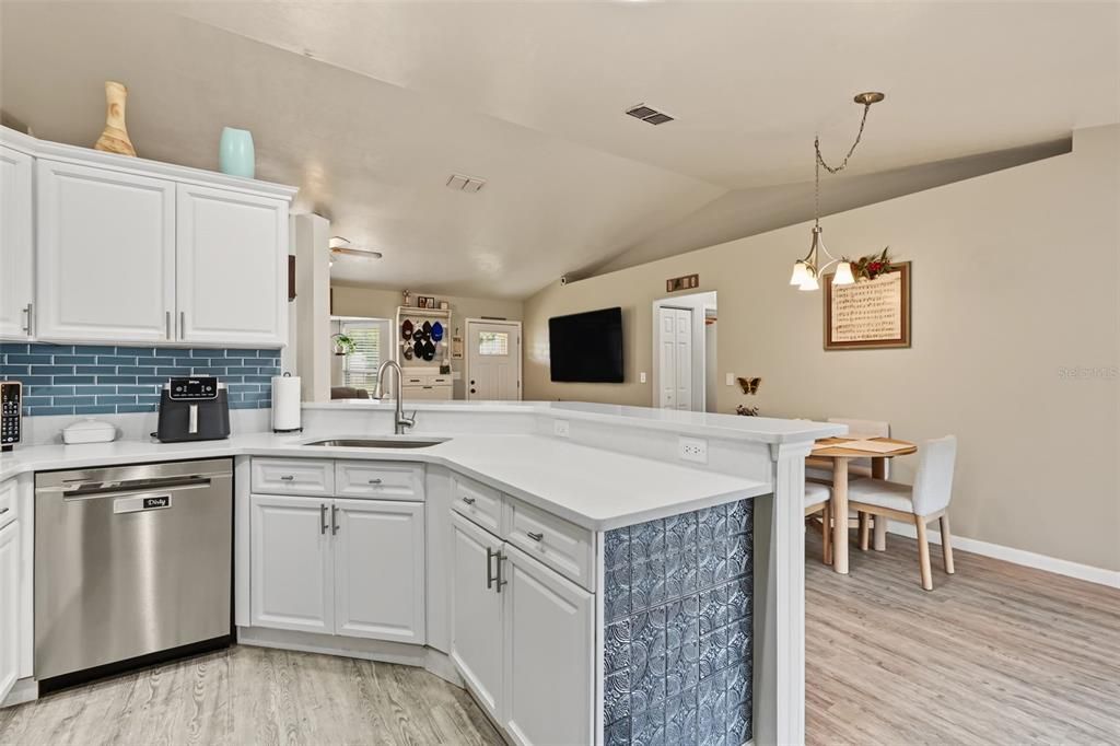 For Sale: $294,000 (3 beds, 2 baths, 1235 Square Feet)