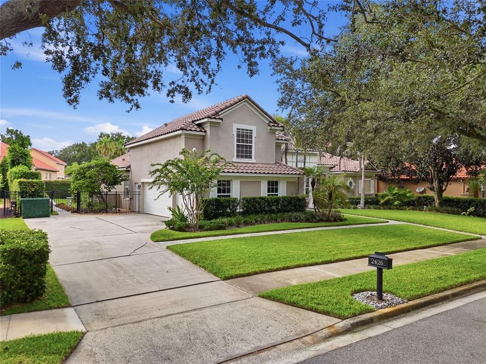 For Sale: $1,100,000 (4 beds, 4 baths, 3453 Square Feet)