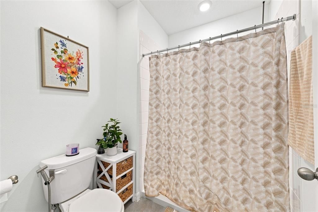 На продажу: $329,900 (3 спален, 2 ванн, 1758 Квадратных фут)