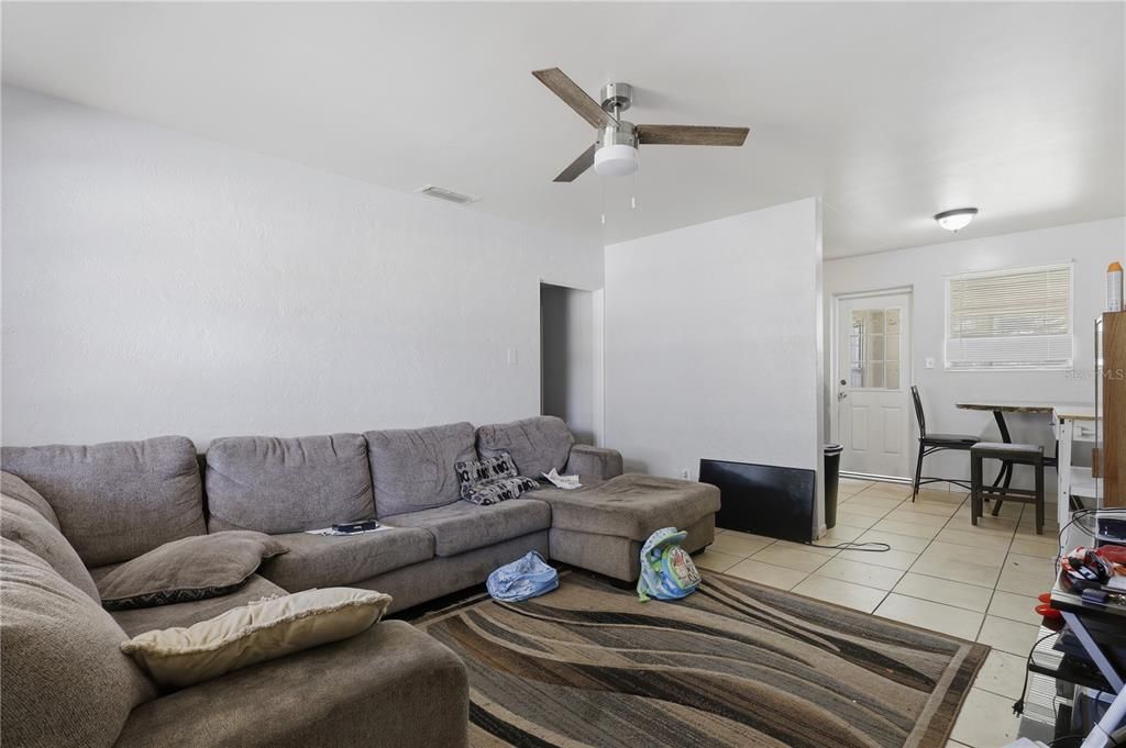 En Venta: $179,999 (3 camas, 2 baños, 912 Pies cuadrados)