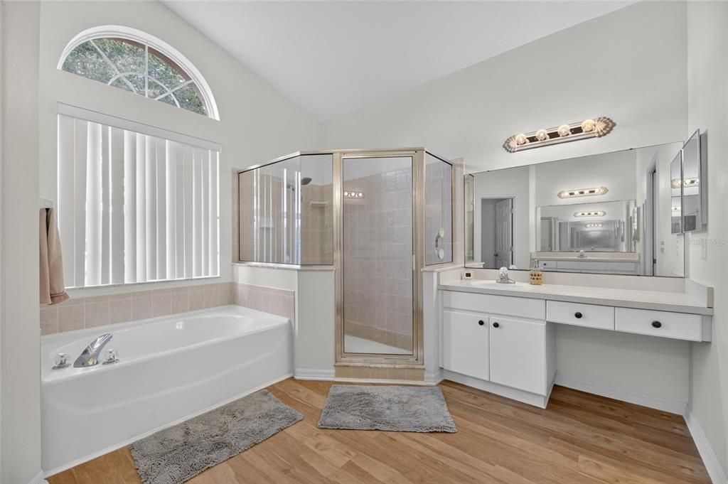 For Sale: $469,900 (4 beds, 3 baths, 2727 Square Feet)