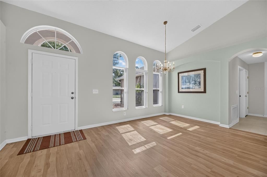 For Sale: $469,900 (4 beds, 3 baths, 2727 Square Feet)