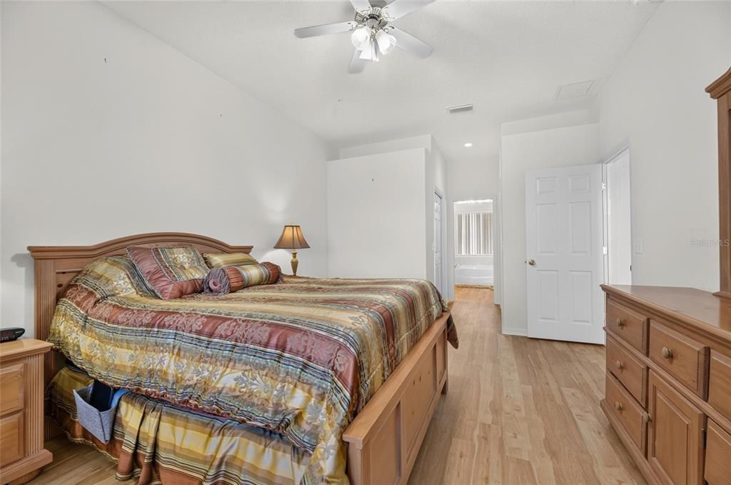 For Sale: $469,900 (4 beds, 3 baths, 2727 Square Feet)