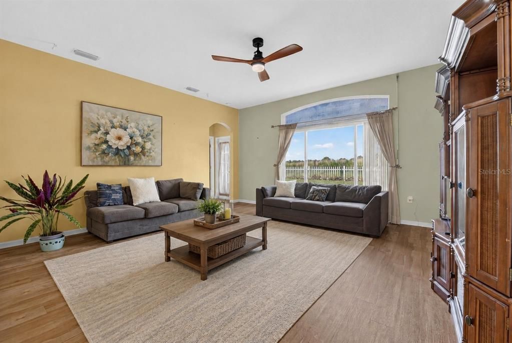 For Sale: $469,900 (4 beds, 3 baths, 2727 Square Feet)
