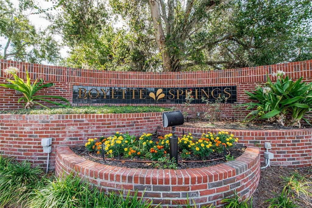 For Sale: $469,900 (4 beds, 3 baths, 2727 Square Feet)
