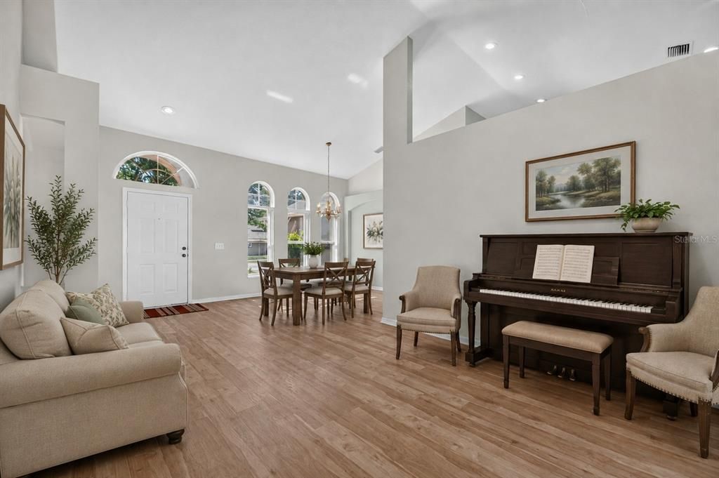 For Sale: $469,900 (4 beds, 3 baths, 2727 Square Feet)