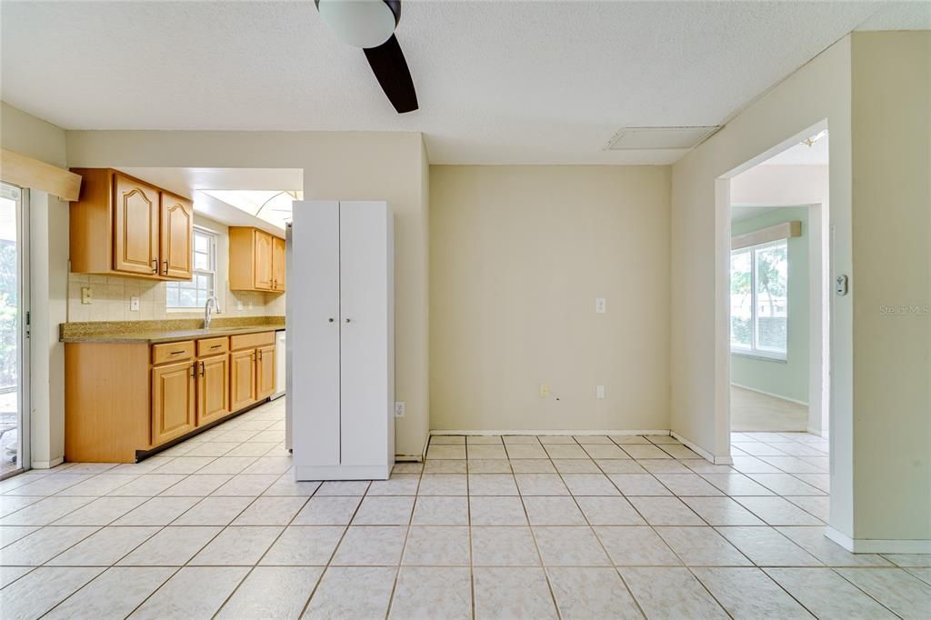 For Sale: $409,900 (3 beds, 2 baths, 1489 Square Feet)