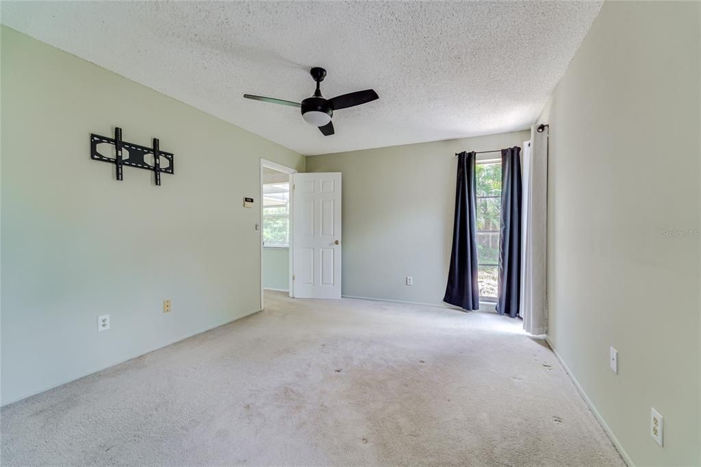 For Sale: $409,900 (3 beds, 2 baths, 1489 Square Feet)