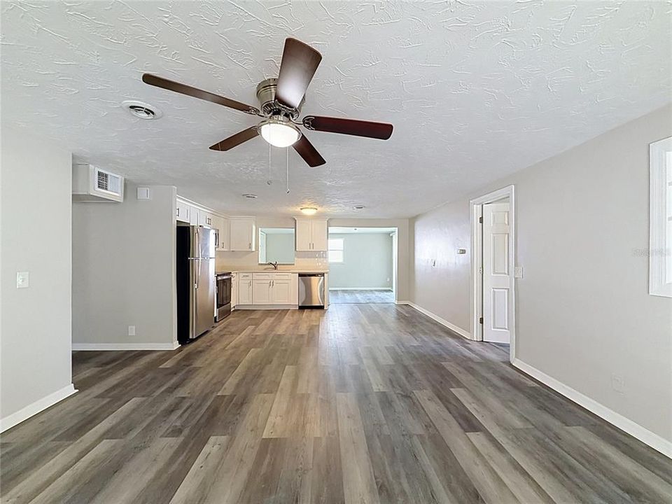 En Venta: $179,900 (4 camas, 1 baños, 1600 Pies cuadrados)