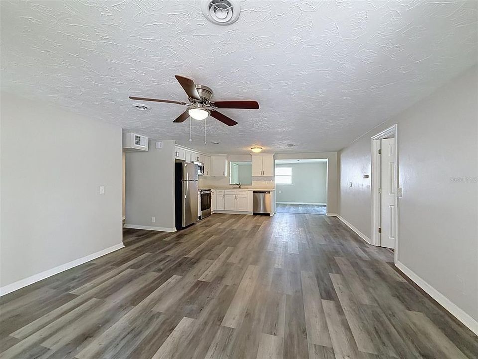 En Venta: $179,900 (4 camas, 1 baños, 1600 Pies cuadrados)