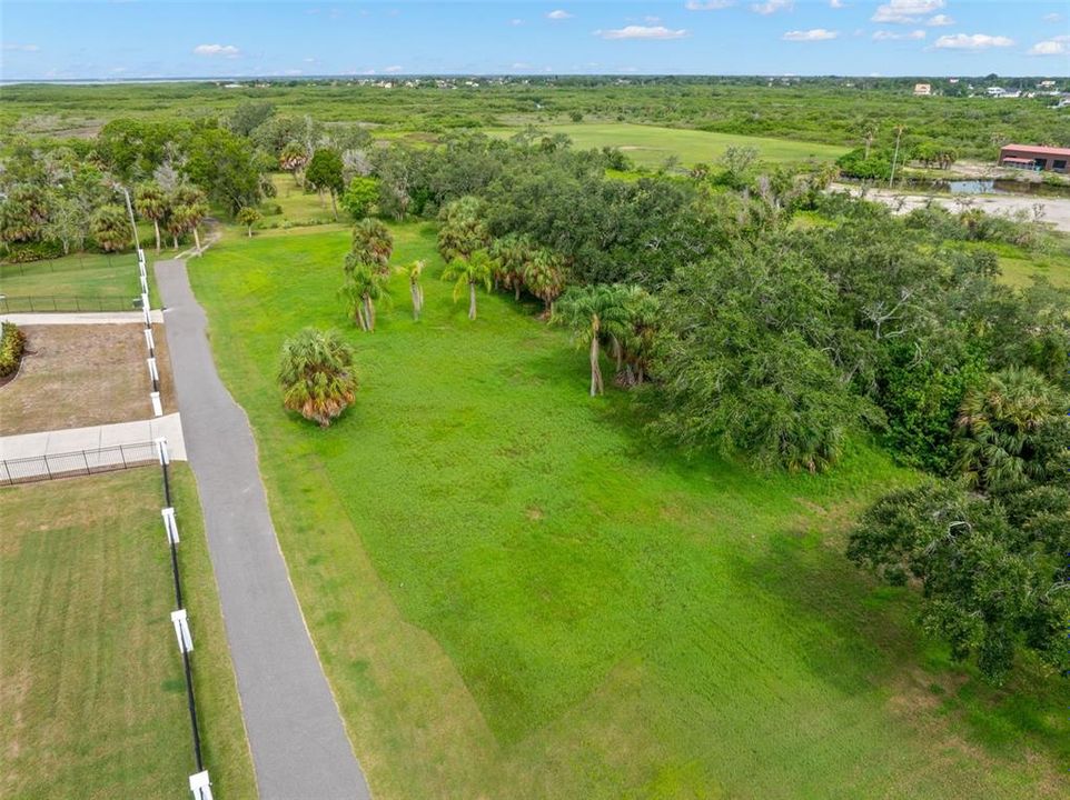 На продажу: $350,000 (1.32 acres)