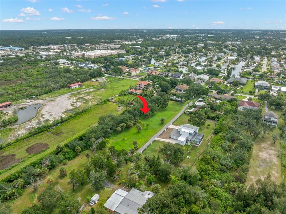 На продажу: $350,000 (1.32 acres)