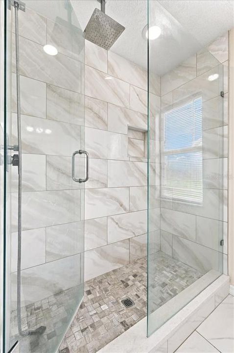 For Sale: $525,000 (4 beds, 3 baths, 2520 Square Feet)