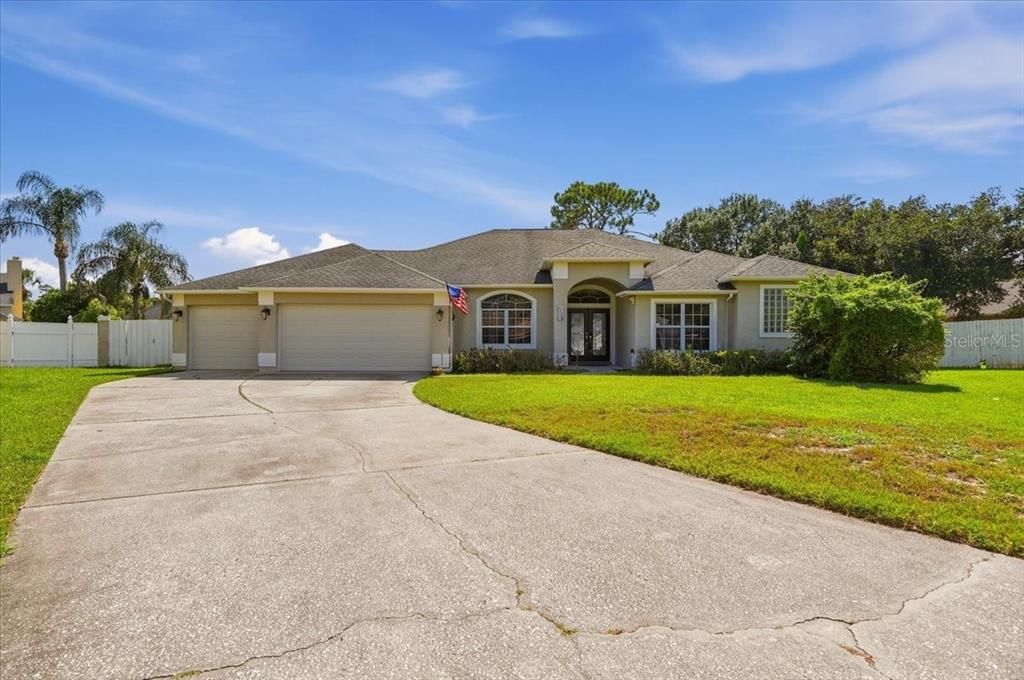 For Sale: $525,000 (4 beds, 3 baths, 2520 Square Feet)