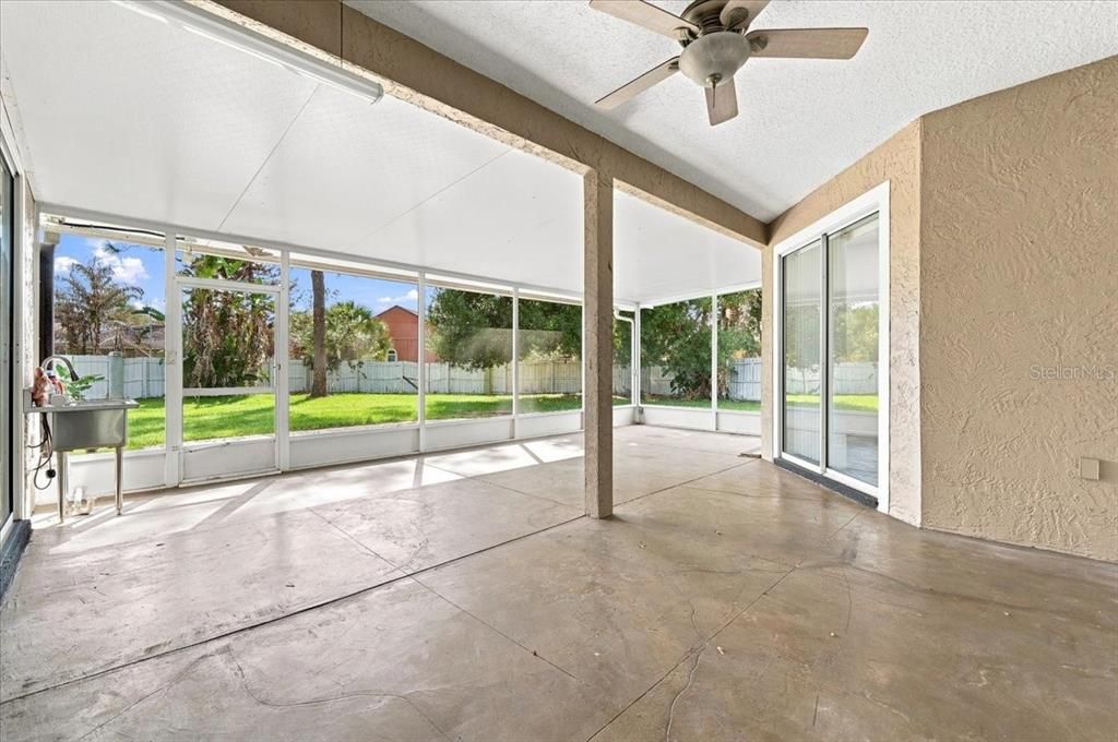 For Sale: $525,000 (4 beds, 3 baths, 2520 Square Feet)