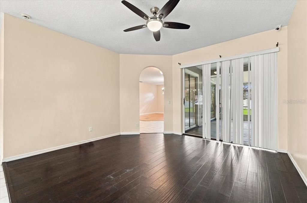 For Sale: $525,000 (4 beds, 3 baths, 2520 Square Feet)