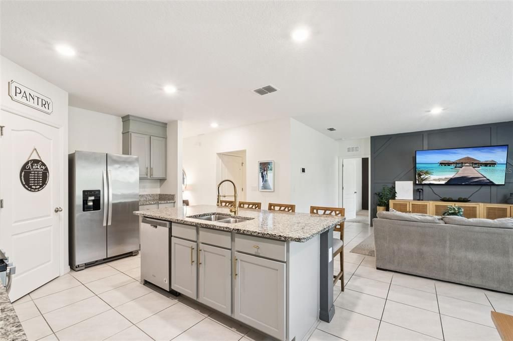 For Sale: $459,000 (5 beds, 3 baths, 2830 Square Feet)