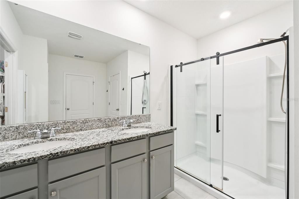 For Sale: $459,000 (5 beds, 3 baths, 2830 Square Feet)