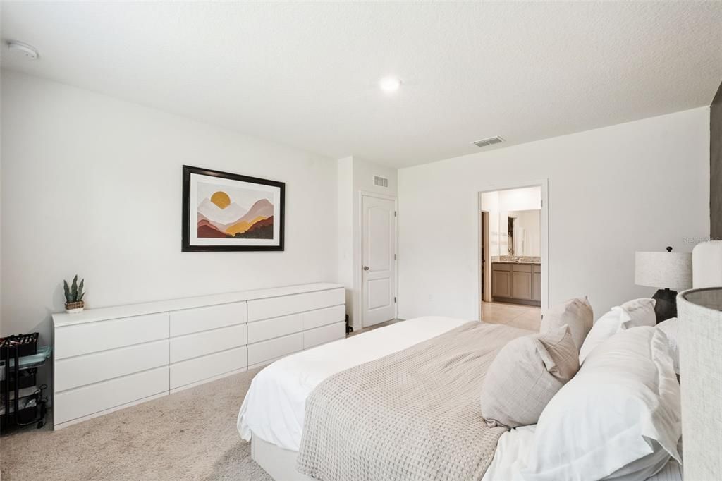 For Sale: $459,000 (5 beds, 3 baths, 2830 Square Feet)