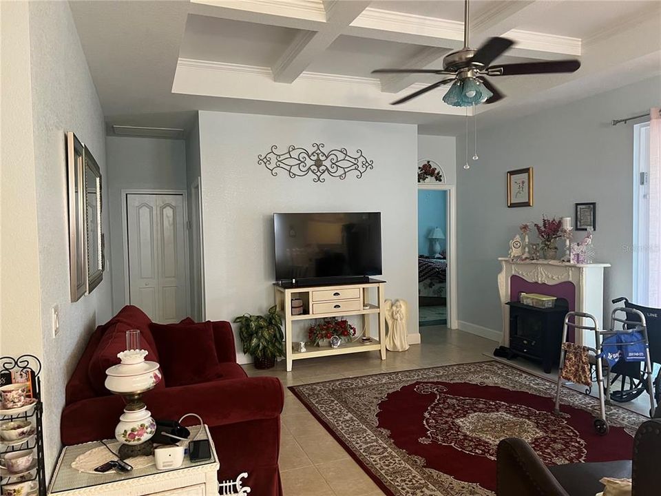 En Venta: $399,000 (3 camas, 2 baños, 1683 Pies cuadrados)
