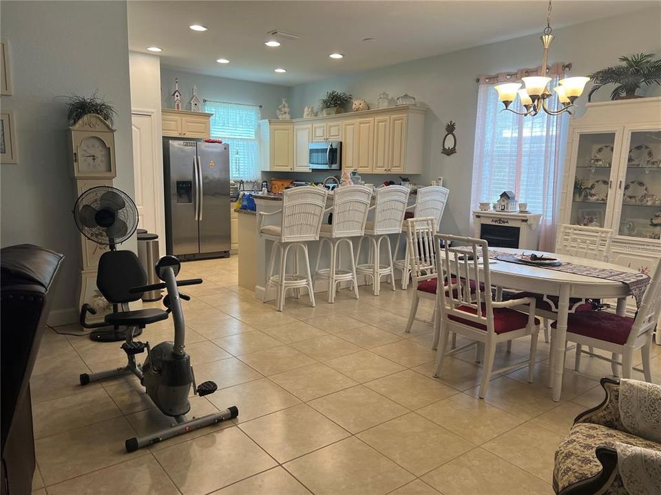 En Venta: $399,000 (3 camas, 2 baños, 1683 Pies cuadrados)