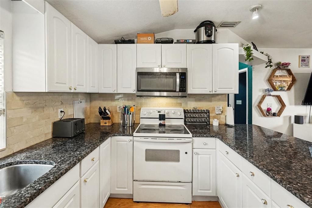 En Venta: $325,000 (3 camas, 2 baños, 1152 Pies cuadrados)