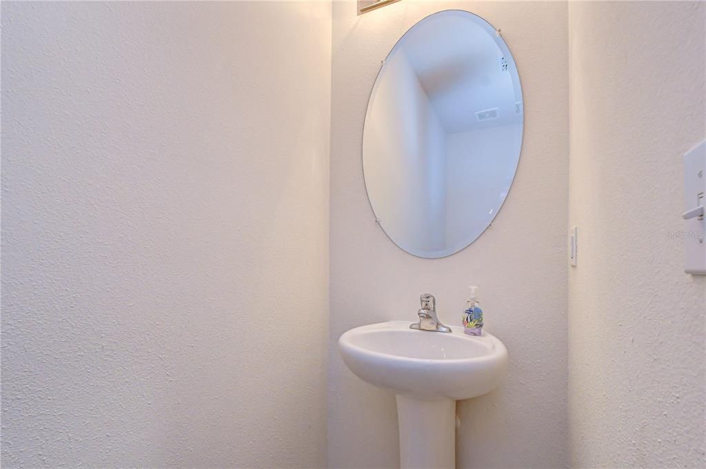 For Sale: $279,000 (3 beds, 2 baths, 1673 Square Feet)