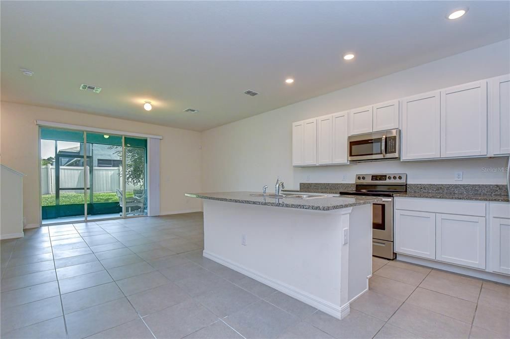 For Sale: $279,000 (3 beds, 2 baths, 1673 Square Feet)