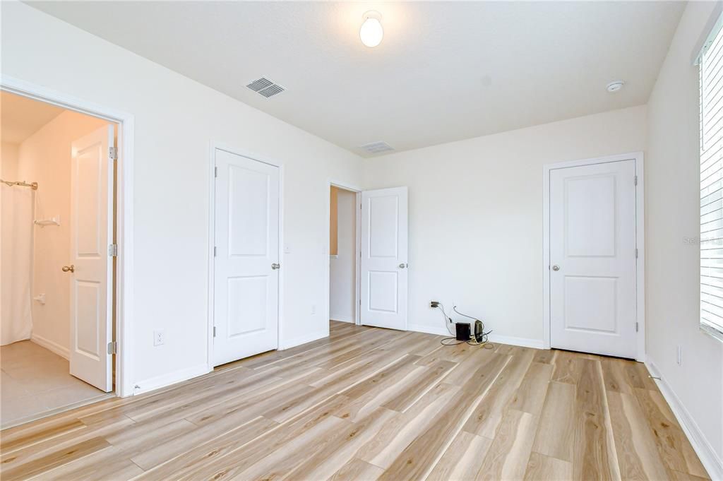 For Sale: $279,000 (3 beds, 2 baths, 1673 Square Feet)