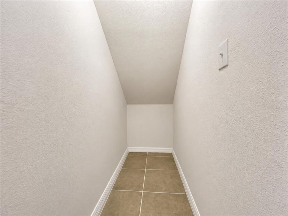 For Sale: $279,000 (3 beds, 2 baths, 1673 Square Feet)