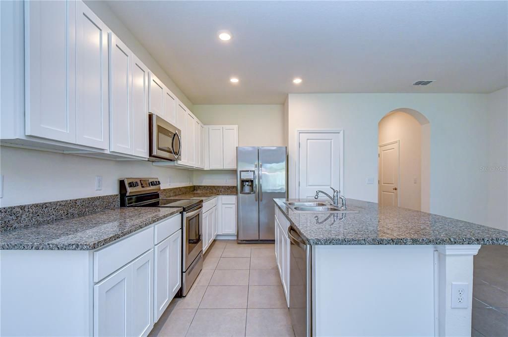 For Sale: $279,000 (3 beds, 2 baths, 1673 Square Feet)
