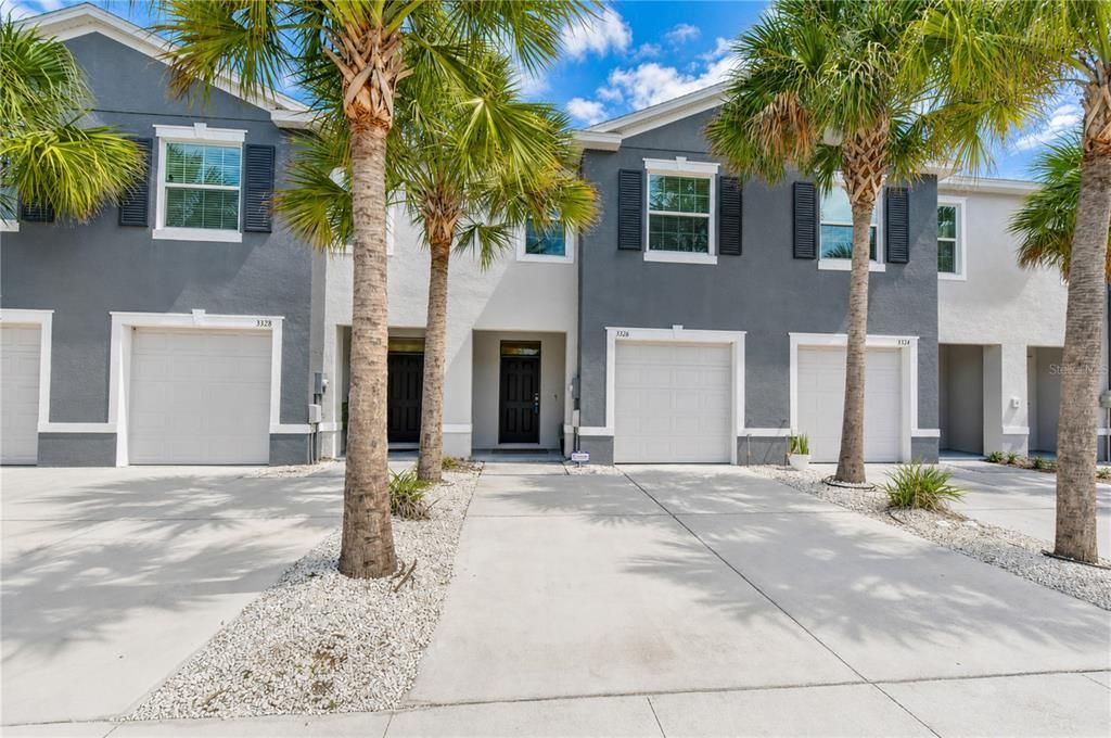 For Sale: $279,000 (3 beds, 2 baths, 1673 Square Feet)