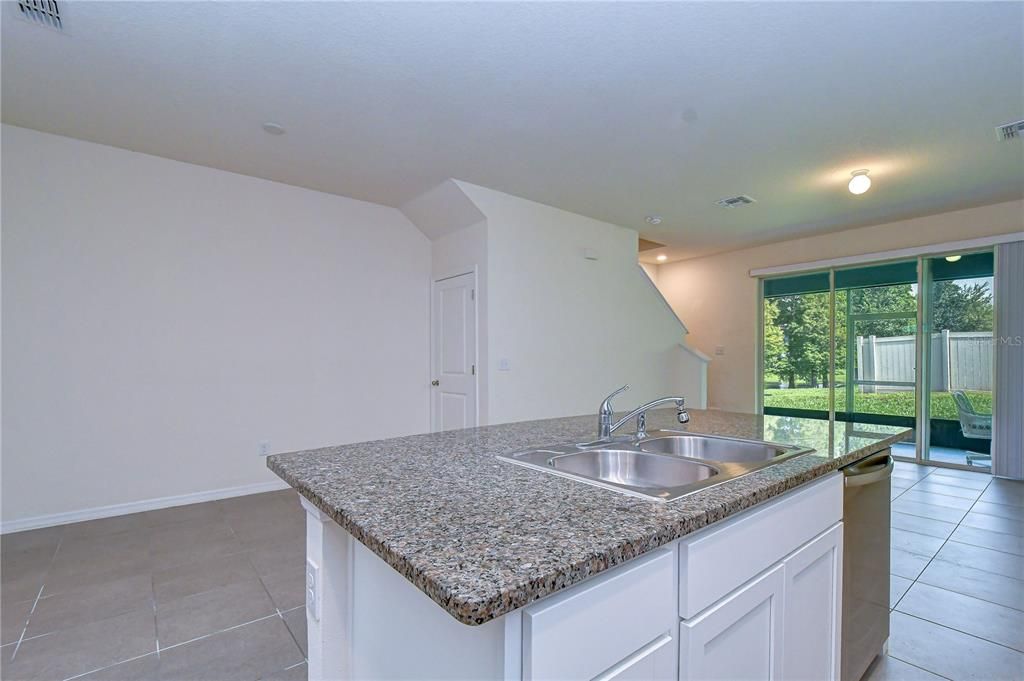 For Sale: $279,000 (3 beds, 2 baths, 1673 Square Feet)