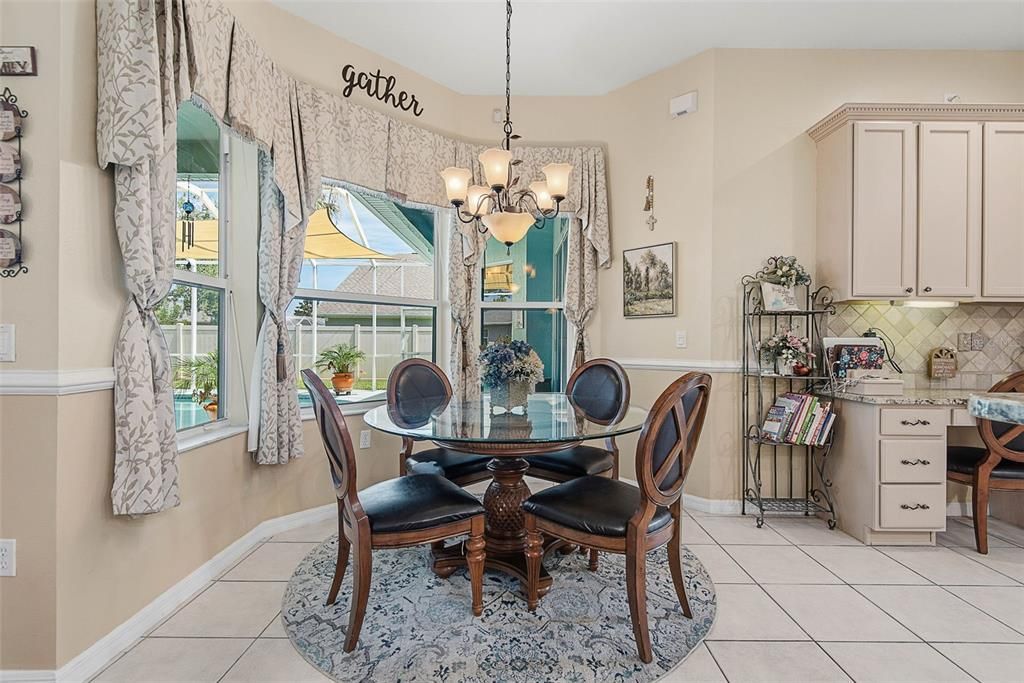 En Venta: $565,000 (4 camas, 3 baños, 2573 Pies cuadrados)