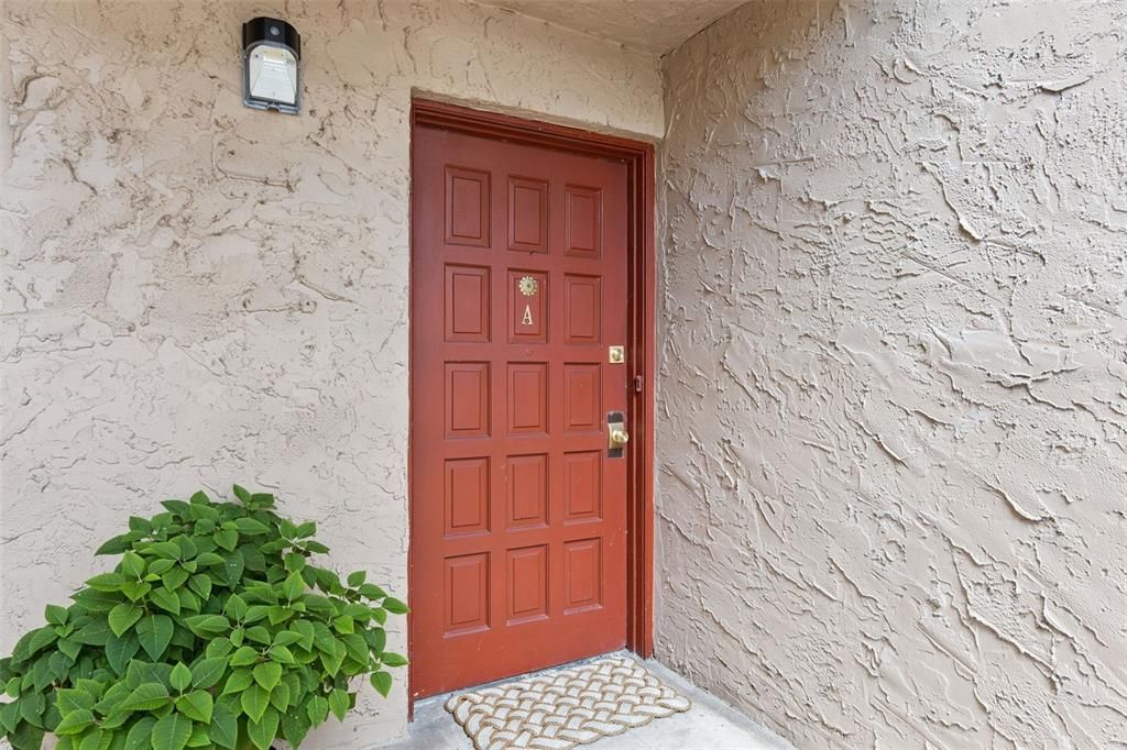 For Sale: $170,000 (1 beds, 1 baths, 781 Square Feet)