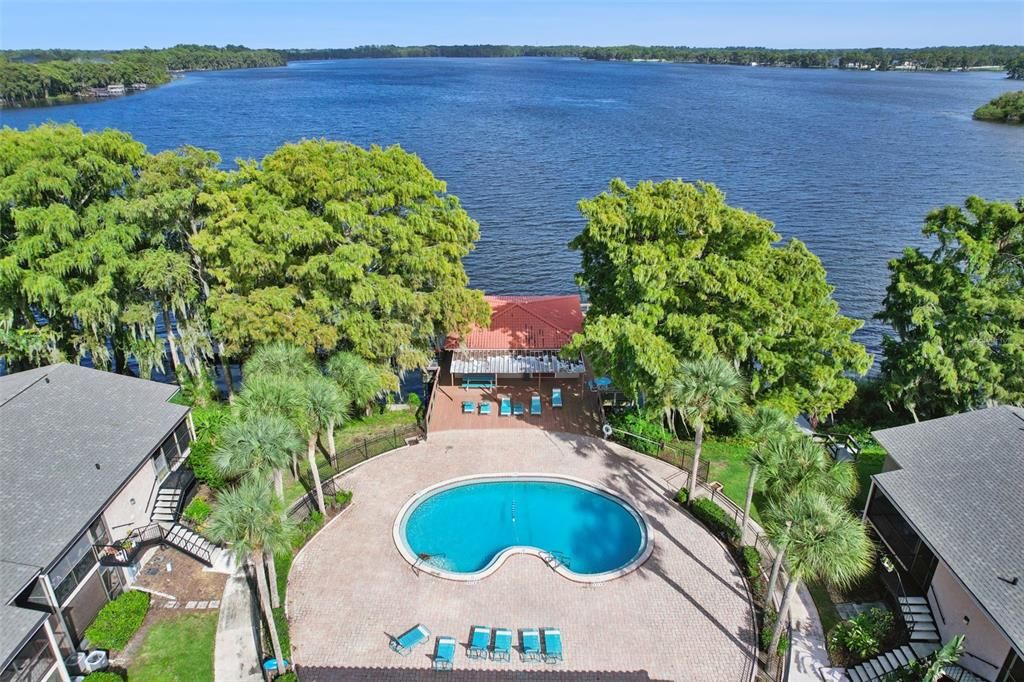 For Sale: $170,000 (1 beds, 1 baths, 781 Square Feet)