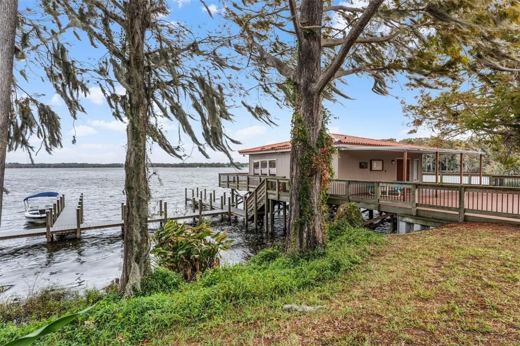 For Sale: $170,000 (1 beds, 1 baths, 781 Square Feet)