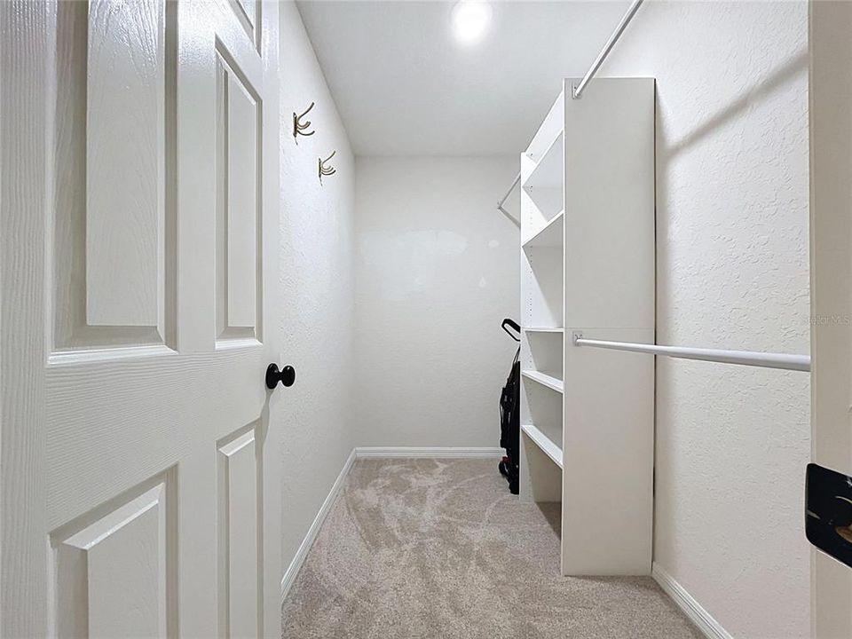 For Sale: $319,900 (3 beds, 2 baths, 1439 Square Feet)