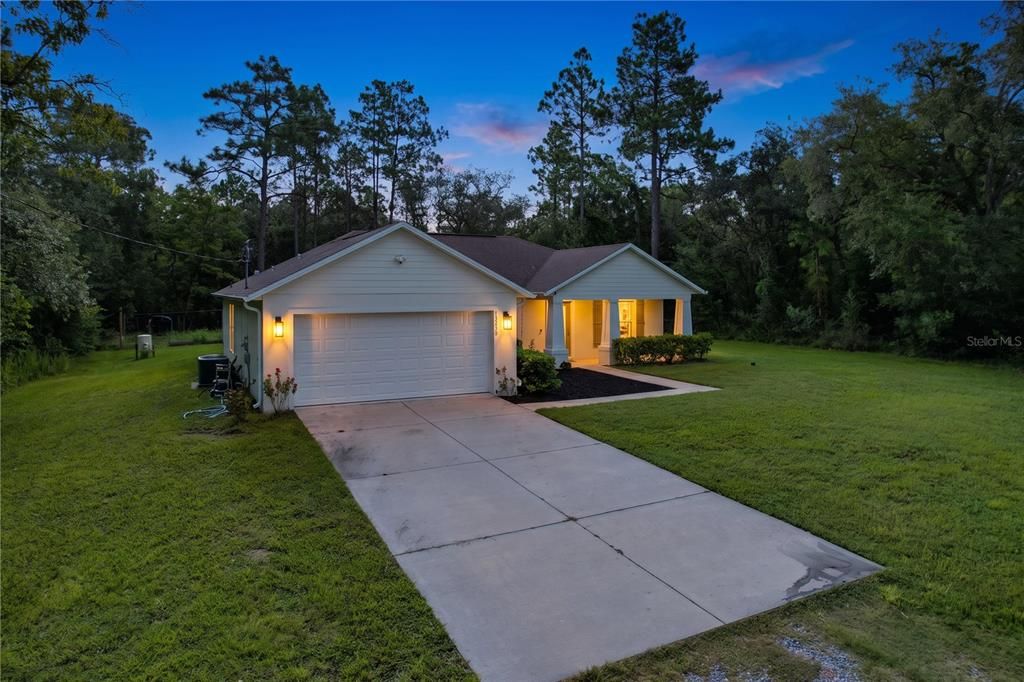 For Sale: $319,900 (3 beds, 2 baths, 1439 Square Feet)