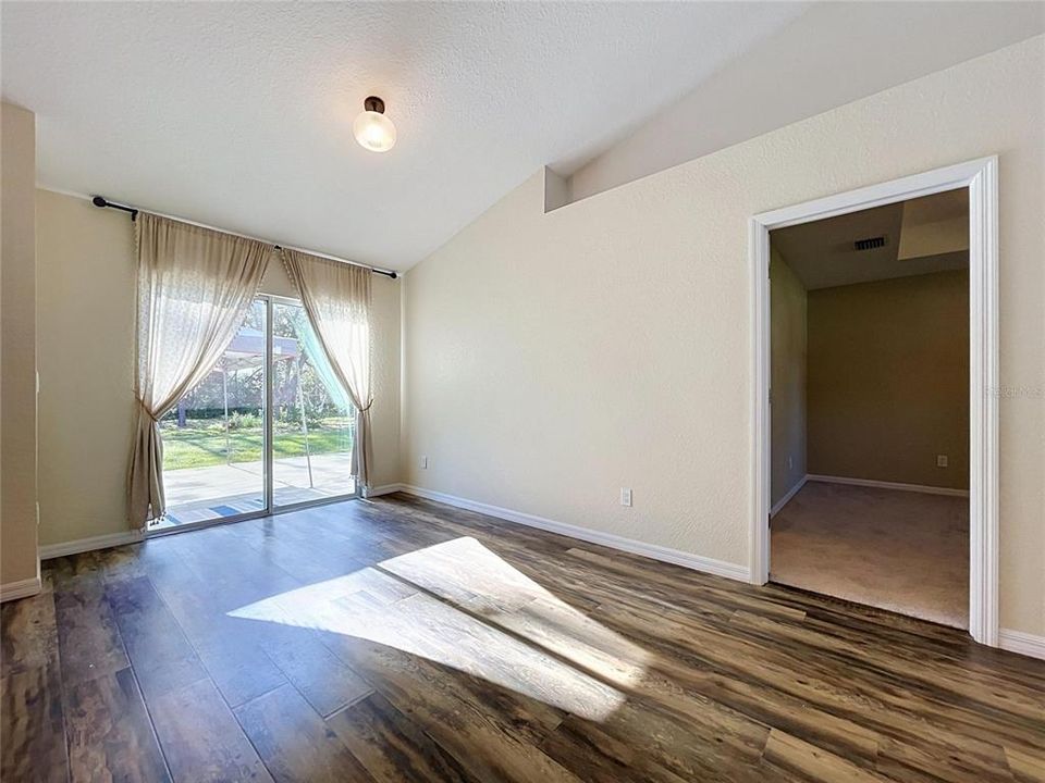 For Sale: $319,900 (3 beds, 2 baths, 1439 Square Feet)